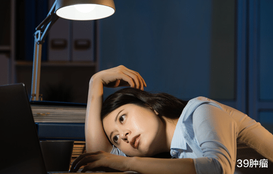 39肿瘤|30岁女子突发脑梗离世，医生：经常做2事，铁打的血管也扛不住！