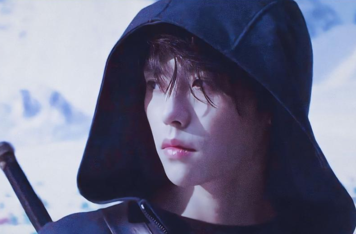 龚俊|人剧分离继承者，龚俊回村吃流水席被拍，憨憨气质与众不同