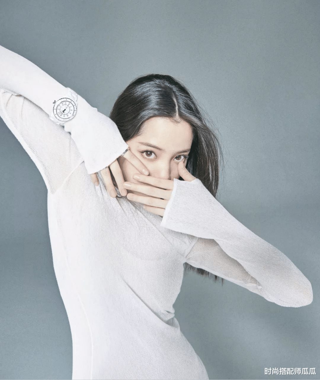 时尚搭配师瓜瓜|女人适合戴“手镯”还是“手表”?三个理由告诉你,戴错很尴尬