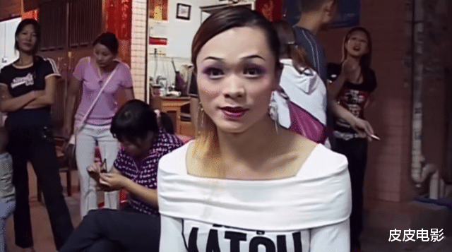 四川省|“变性人”李二毛,与男友患难10年分手,摘除假体,重新做回男人