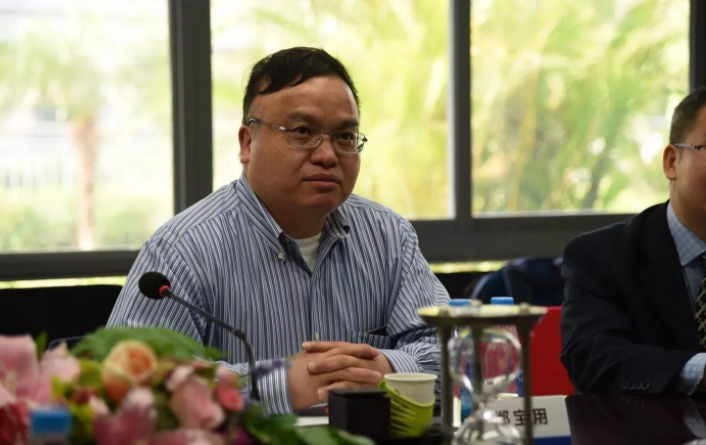 任正非|任正非刚进会议室，正要讲两句，郑宝用：任总，这会你不用参加