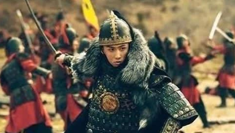 乾隆|乾隆问武将要啥赏赐，一个要美人一个要官，两人下场大不同