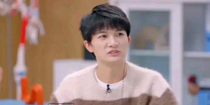 周深|周深因一句话上热搜？无尽攀登面临票房荒？港星定居上海是偶然？