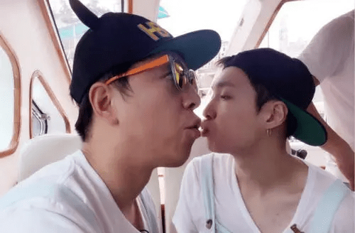 张艺兴|张艺兴险些步周立波后尘，幸亏黄渤及时制止，俩人关系“不一般”