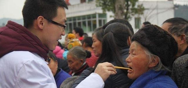 |学医就业两极分化，少数人拿高薪，多数难找工作被迫转行