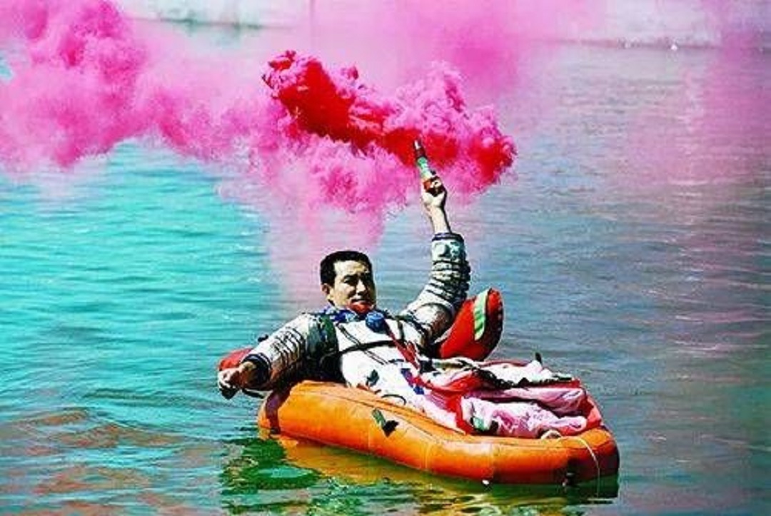 杨利伟上太空为什么要带枪?苏联的惨痛教训,全世界皆引以为戒