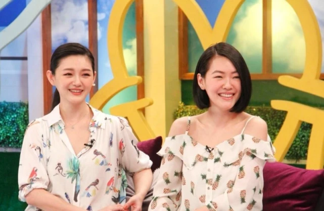 小S|小S喝醉晒照惹争议,满脸通红姿态不雅,被嘲言语出格太尴尬