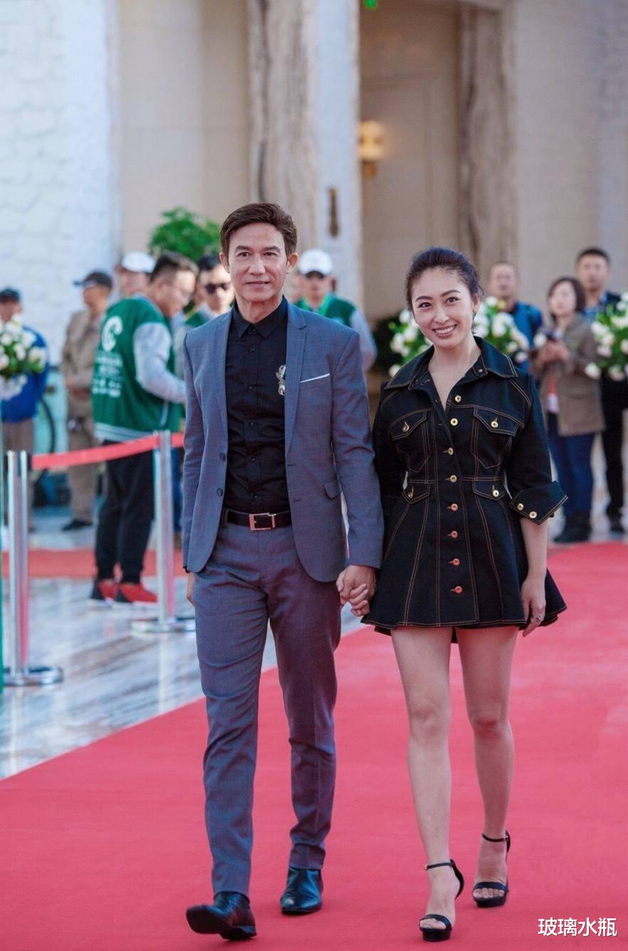 李子雄|16岁时恋上张铁林，28岁嫁大23岁的李子雄，王雅琦有“恋父情结”？