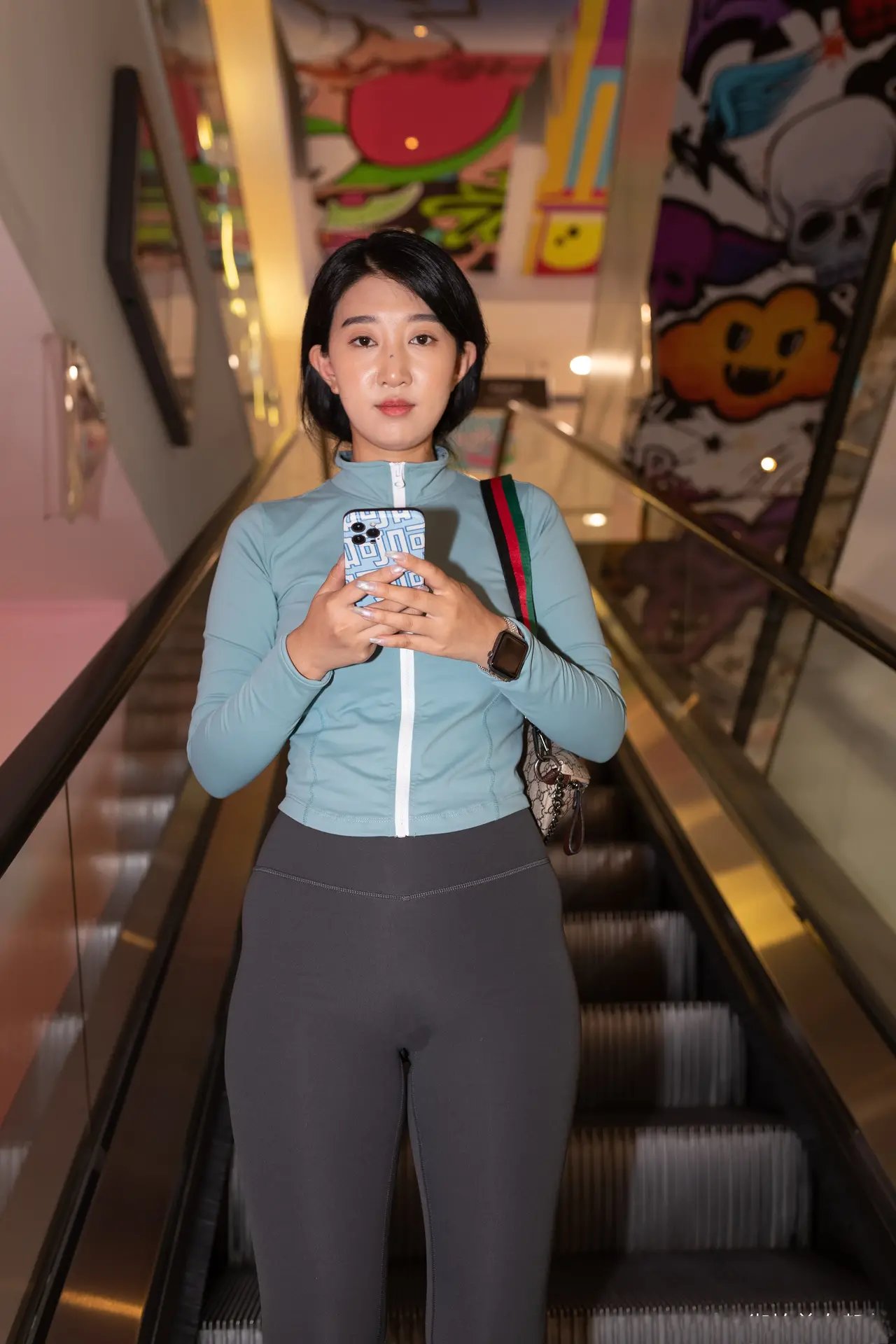 27君|瑜伽裤配上健身服，活力十足，而且显身材！