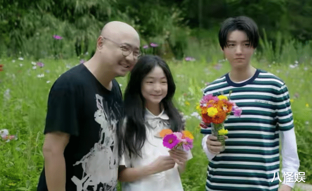 陶虹|徐峥陶虹一起过节，贴心为老婆准备鲜花礼物，结婚18年恩爱如初