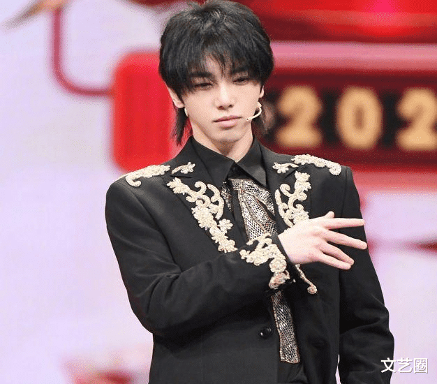 孙小果|青年导演称孙红雷片酬180万一集，脾气很大总摆出一副老大哥的样子训斥其他演员