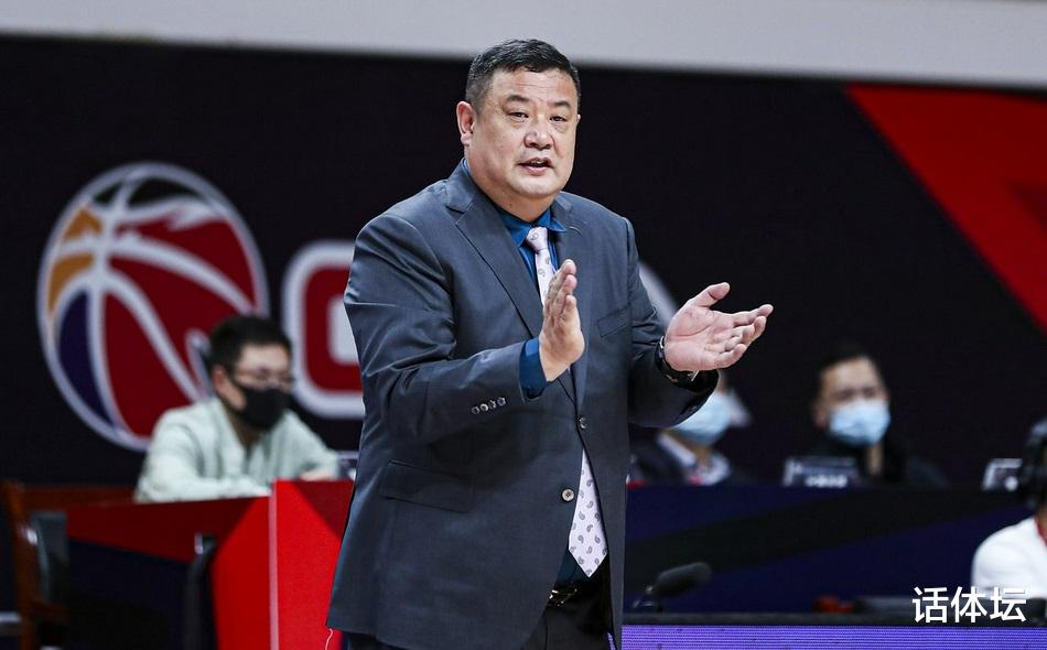 丁彥雨航|CBA勁旅又輸！主帥的操作引發(fā)不滿，下課警鈴已拉響，真不冤枉！