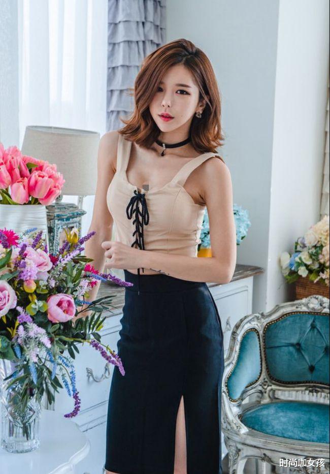 时尚咖女孩|瑜伽裤不单单可以健身穿,换个角度搭配效果出乎意料,太性感了!