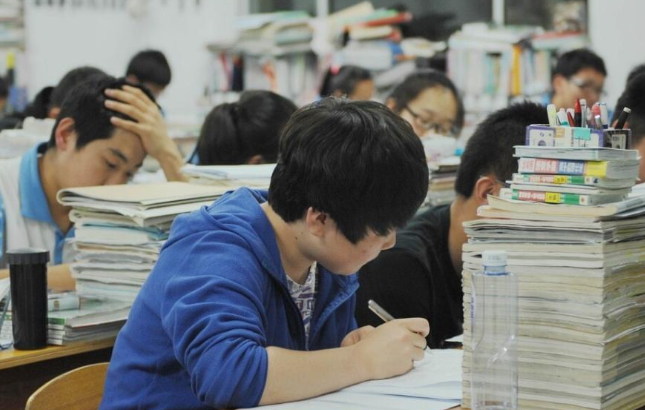 物理|新高考“受欢迎”选科组合,容易拿高分和优势,但中等生不适合