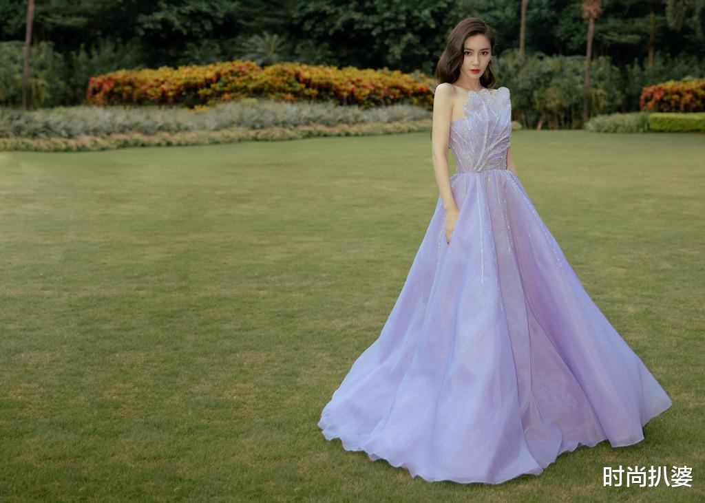 时尚扒婆|baby美得太稳定！不仅有半永久妆发+公主裙，连驴蹄也是旧鞋