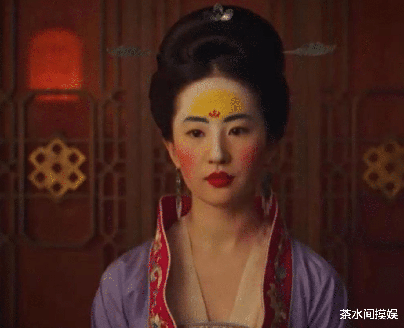 陈漫|网友集体抵制，官媒发文批评，“天才”摄影师陈漫跌下神坛冤吗？