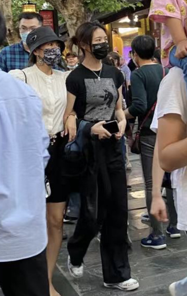 葛荟婕|汪峰前任晒婚纱照，34岁葛荟婕称要嫁给自己，小苹果颜值气质都像妈妈