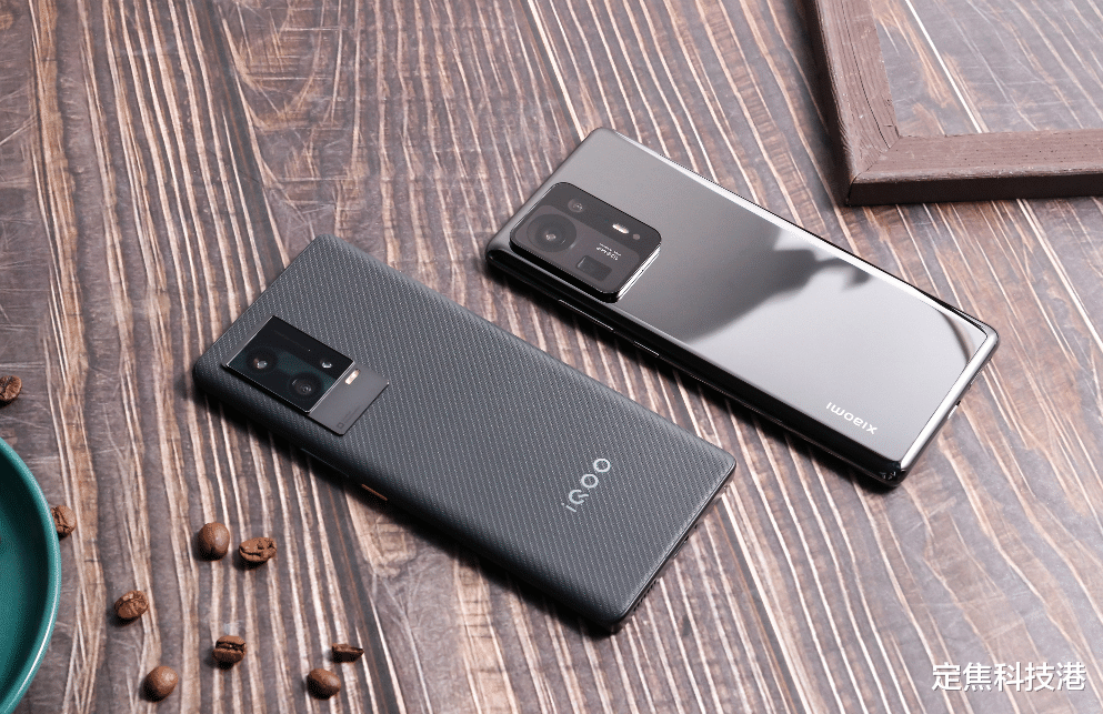 华为|国产旗舰如何比出高低？配置看似相同，实则差异巨大