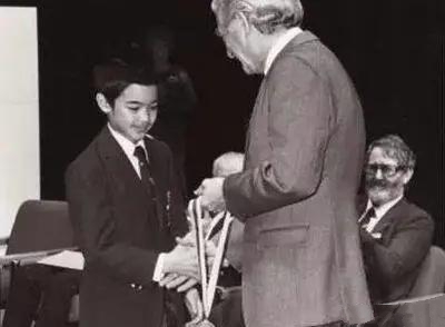 数学 他的智商超过牛顿，8岁时参加高考得了760分，如今怎么样了？