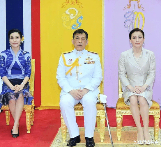 9年前泰国最美王妃出访英国,给女王行屈膝礼,比凯特和卡米拉美