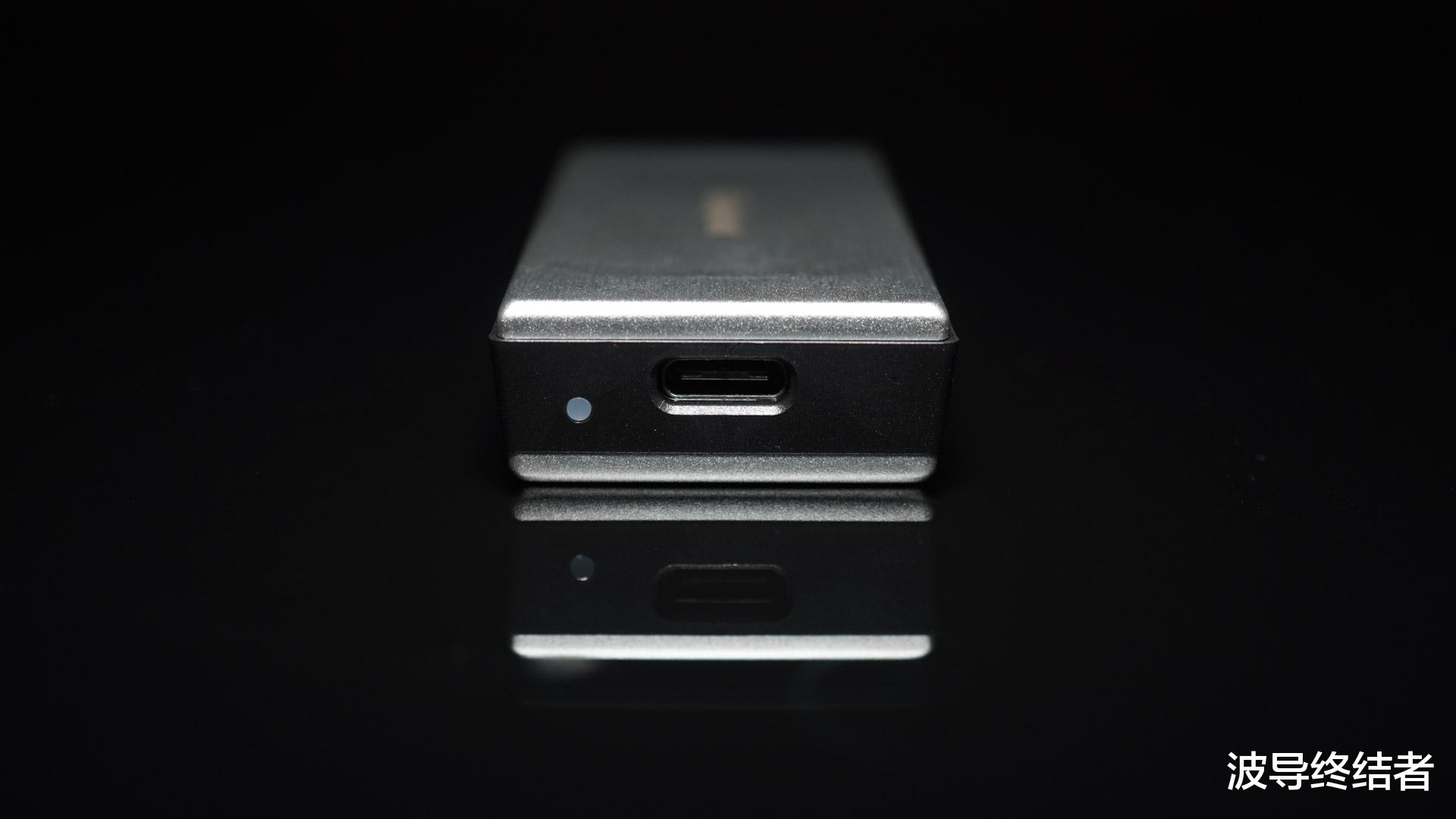 刘强东|更快更稳 - 金士顿 XS2000 移动固态硬盘