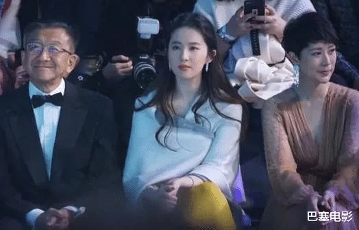 邱泽|女星同框气场大不同，有人slay全场，有人成了村姑，气质太重要