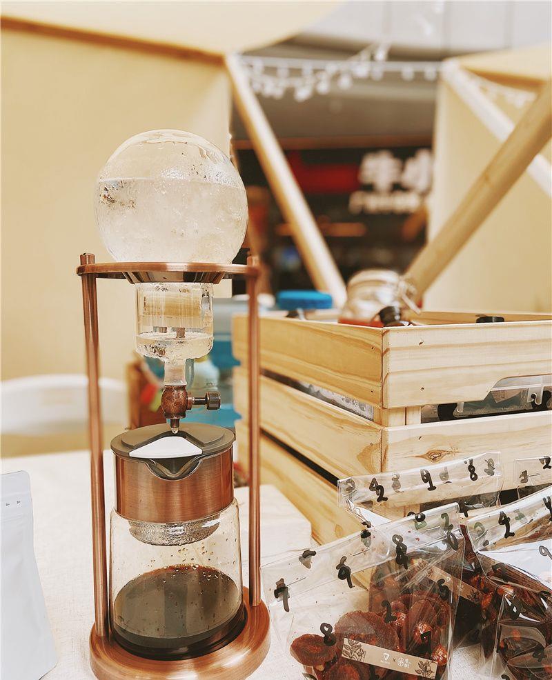 梦想中的 五一到处人从众，广佛周边的免费市集，之类的标题