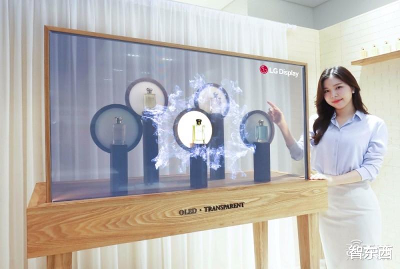 LG|LG最新透明屏亮相CES 2022！变身橱柜让商品向你“招手”