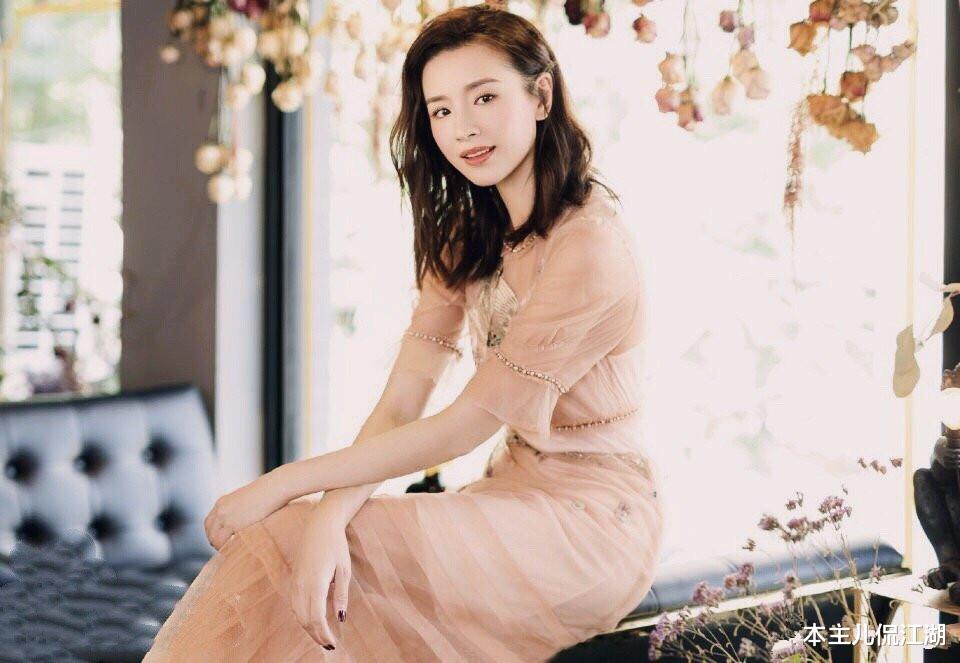 董洁|董洁不“洁”，却还想再浪？