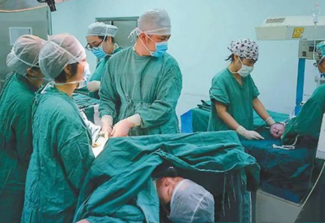 C妈学堂|医院让男医生接生,不怕产妇的隐私被看到吗?其中的原因你要懂