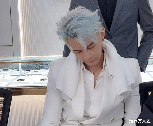 汪东城|炒作还是真的困了？汪东城直播时睡觉，被网友怒批不敬业