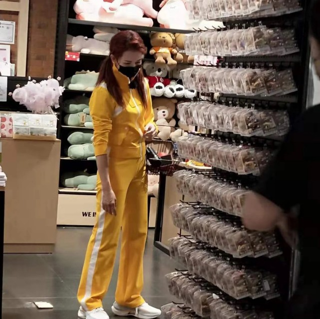 蔡少芬|离开了滤镜镁光灯,33岁张雨绮跟47岁蔡少芬原来长这样