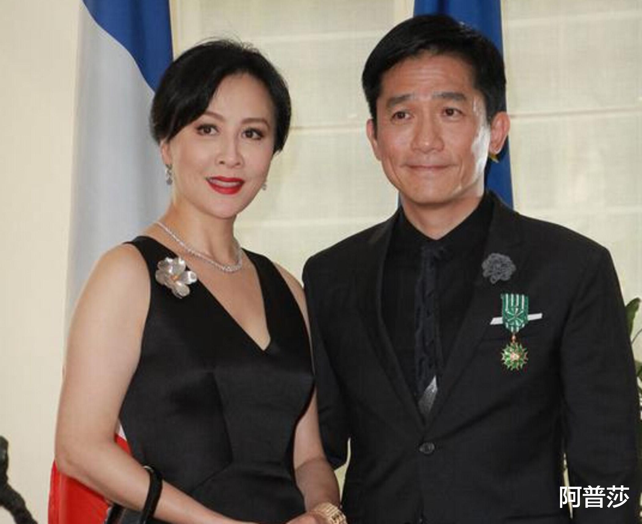 刘嘉玲|54岁刘嘉玲素颜苍老,每天坚持跑步,看到镜头就躲避