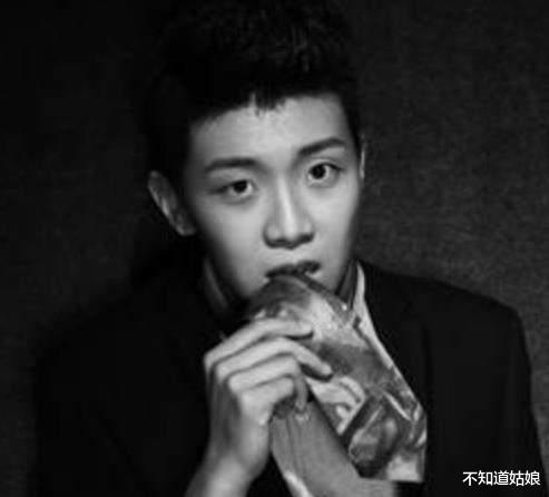 |钢管舞女生去相亲,被男生瞧不起,对她进行职业攻击