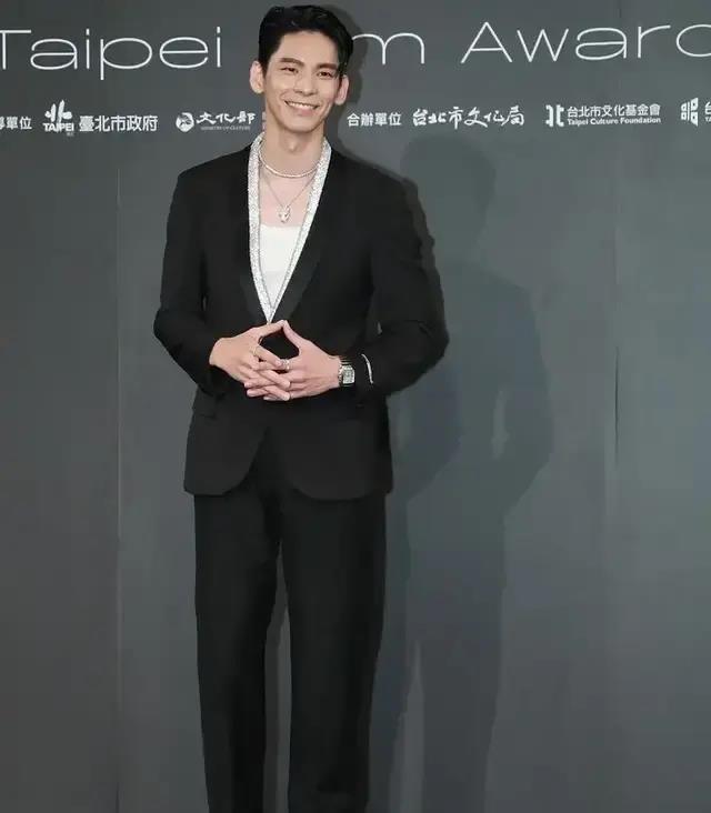 林小雪|林心如变脸认不出,人均又土又俗,台北电影节红毯,把我丑笑了