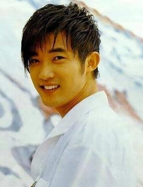 韩星|唯一中国不能黑的韩星，给汶川捐款千万，为什么如今穷困潦倒