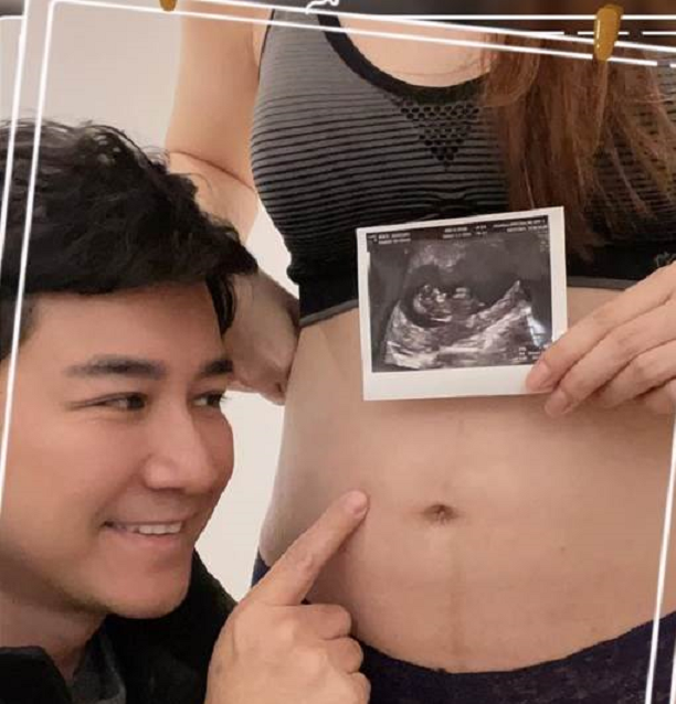 陈熙锋|恭喜！47岁男星终于将当爸，捧36岁妻子孕肚笑容满面，结婚刚2月