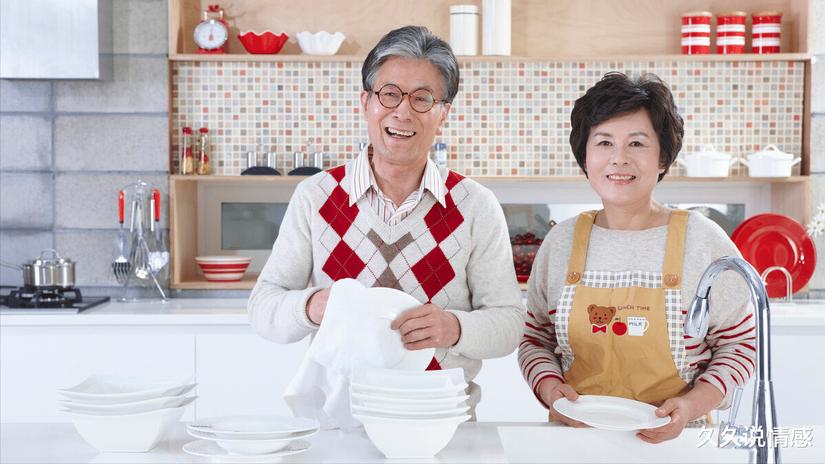 久久说情感|65岁大爷和40岁女人再婚后哭诉：她每天逼我合房，这不是要我命吗