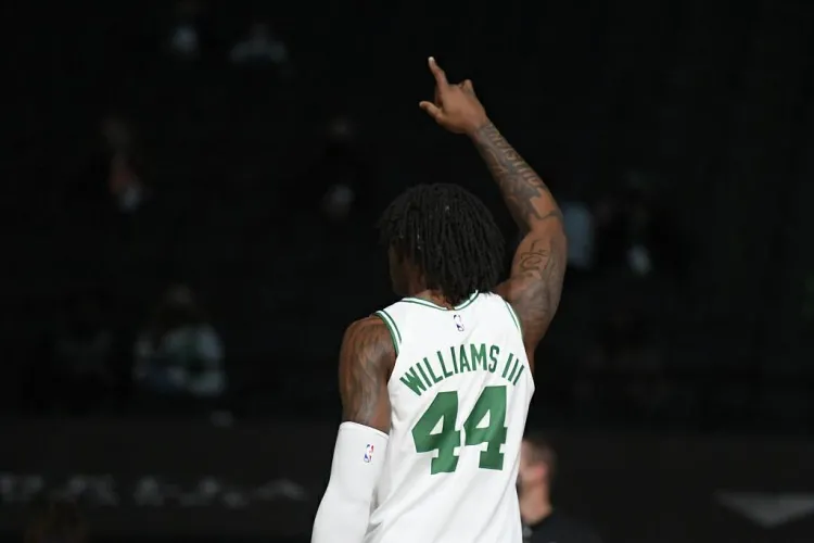 篮网队|太硬了!单场9帽啊!他吓坏篮网三巨头!82分26板差点空砍......