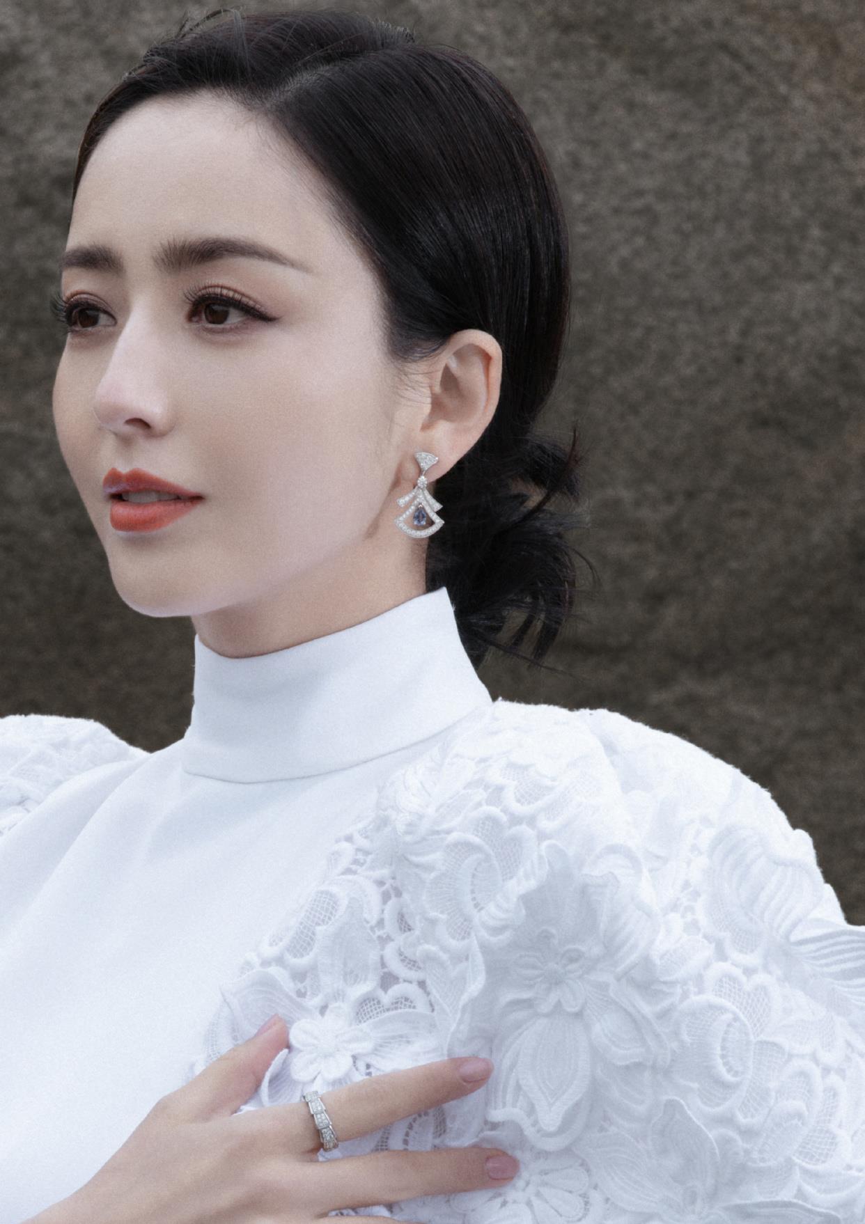 张天爱|佟丽娅海边大片，空灵缥缈，又美又仙