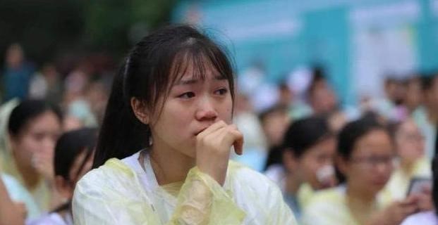 依科育儿吧|2021大学生“生活费”等级表走红，贫民贵族差距大，你属于哪档