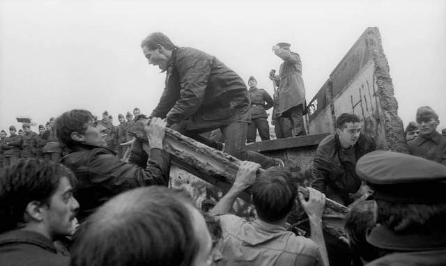 太空竞赛 疯狂的西福特计划:美国为对付苏联,向太空发射4.3亿根铜针