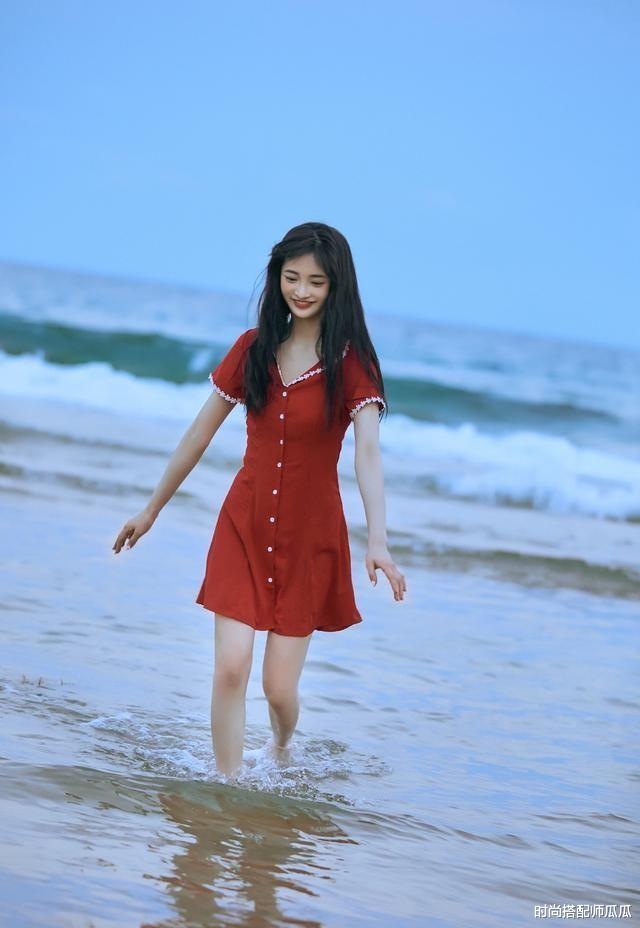 时尚搭配师瓜瓜|?真正见过世面的女人，穿裙子都离不开这5个颜色，美得高级有气质