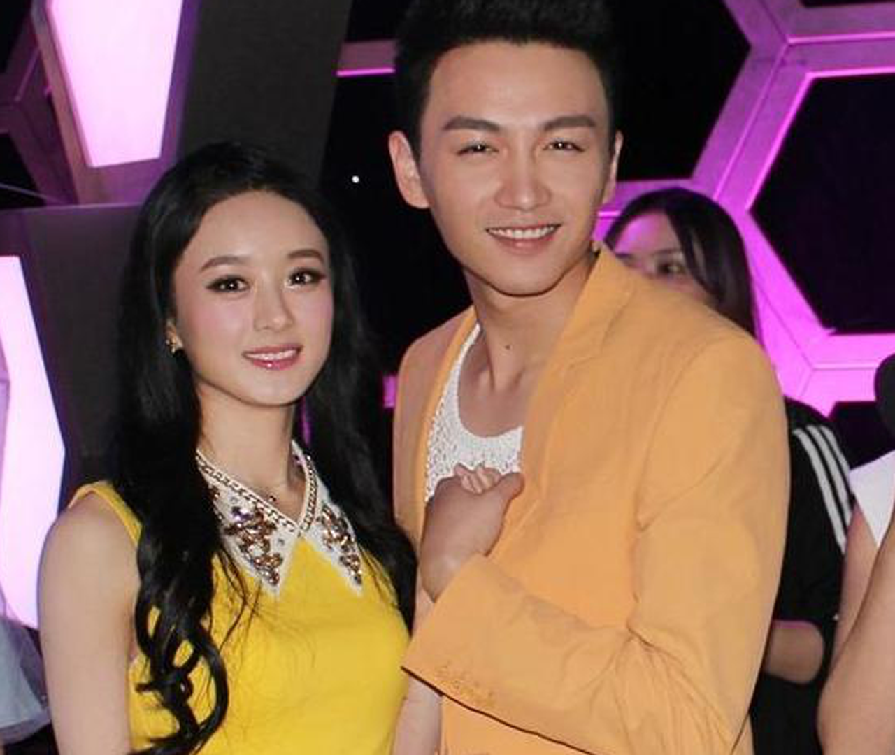 赵丽颖|赵丽颖离婚炸开娱乐圈：陈晓微博沦陷，吴亦凡躺枪，汪峰错过头条