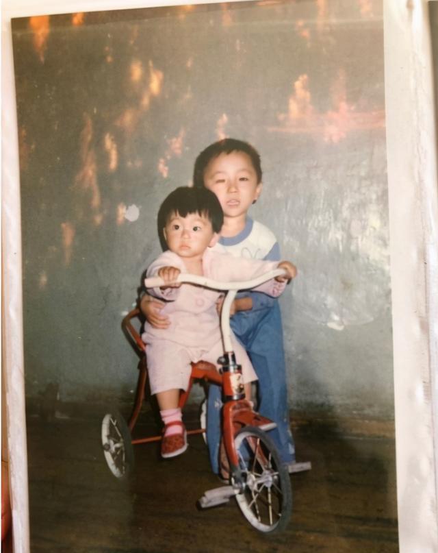 张国立|1972年，张国立与尸体同睡几晚后，头发一夜掉光，至今不敢回忆！