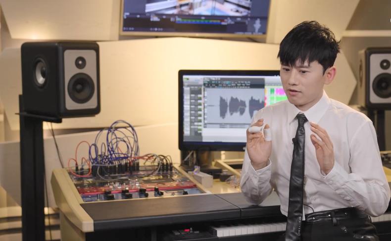 张杰|张杰：喜提《强国课堂》，通过讲解自己一路追梦历程激励年轻粉丝