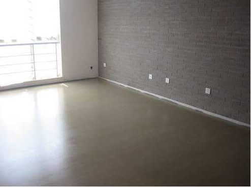 地板除了铺瓷砖跟木板，还能有其他设计方案吗？老师傅推荐这样装