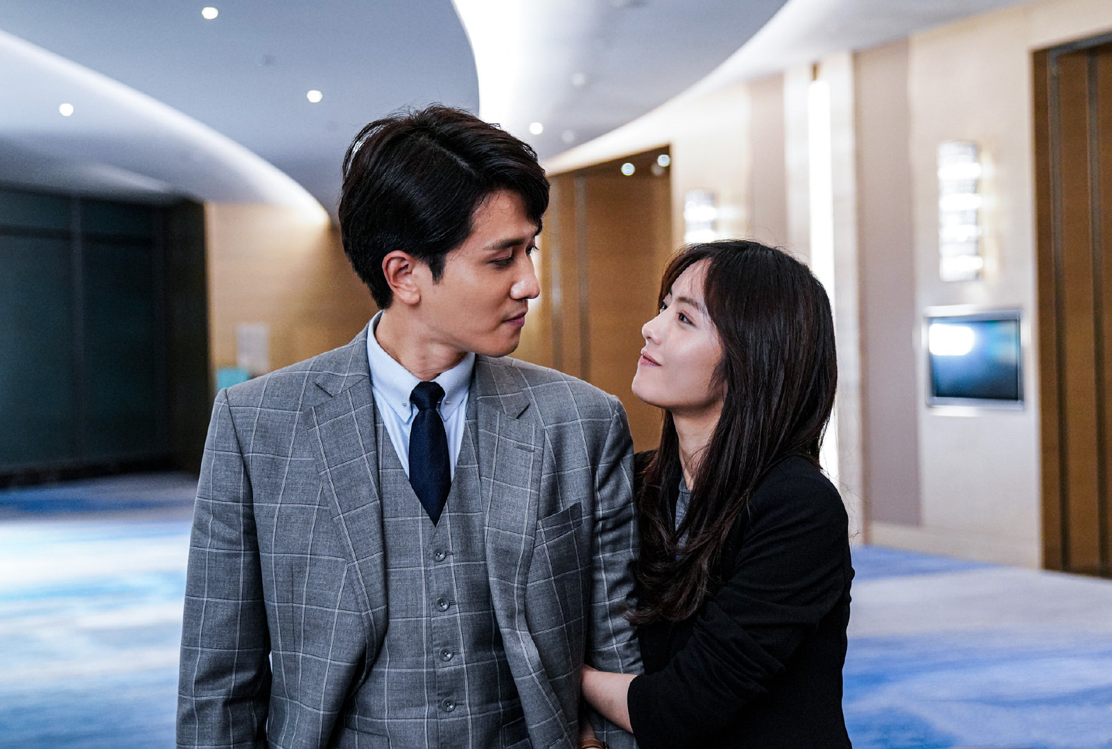 阳光之下|全员卑微的《阳光之下》大结局了，删改过多让观众满是遗憾和不满