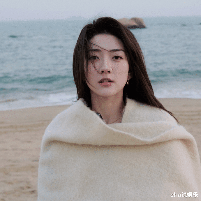 梁洁|梁洁新剧开播，无厘头特效太魔性，百亿播放量加成不大？