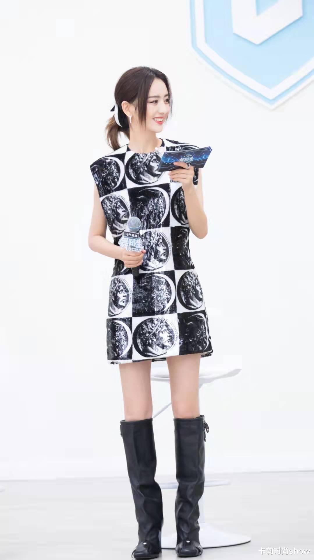 佟丽娅|佟丽娅“女团装”好惊艳，粉紫头发配上齐刘海，38岁少女感满满